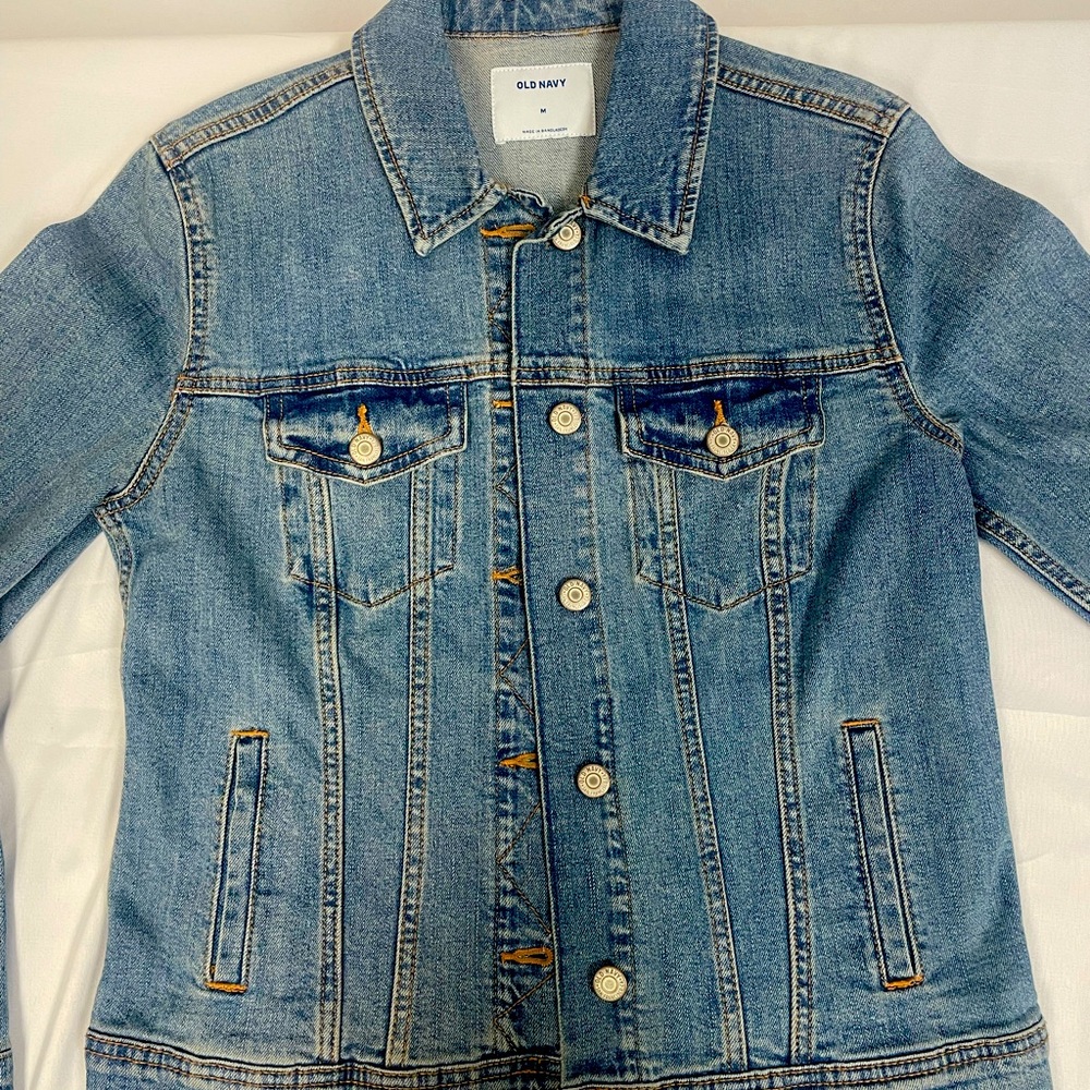 Old Navy Classic Jean Jacket! Size M